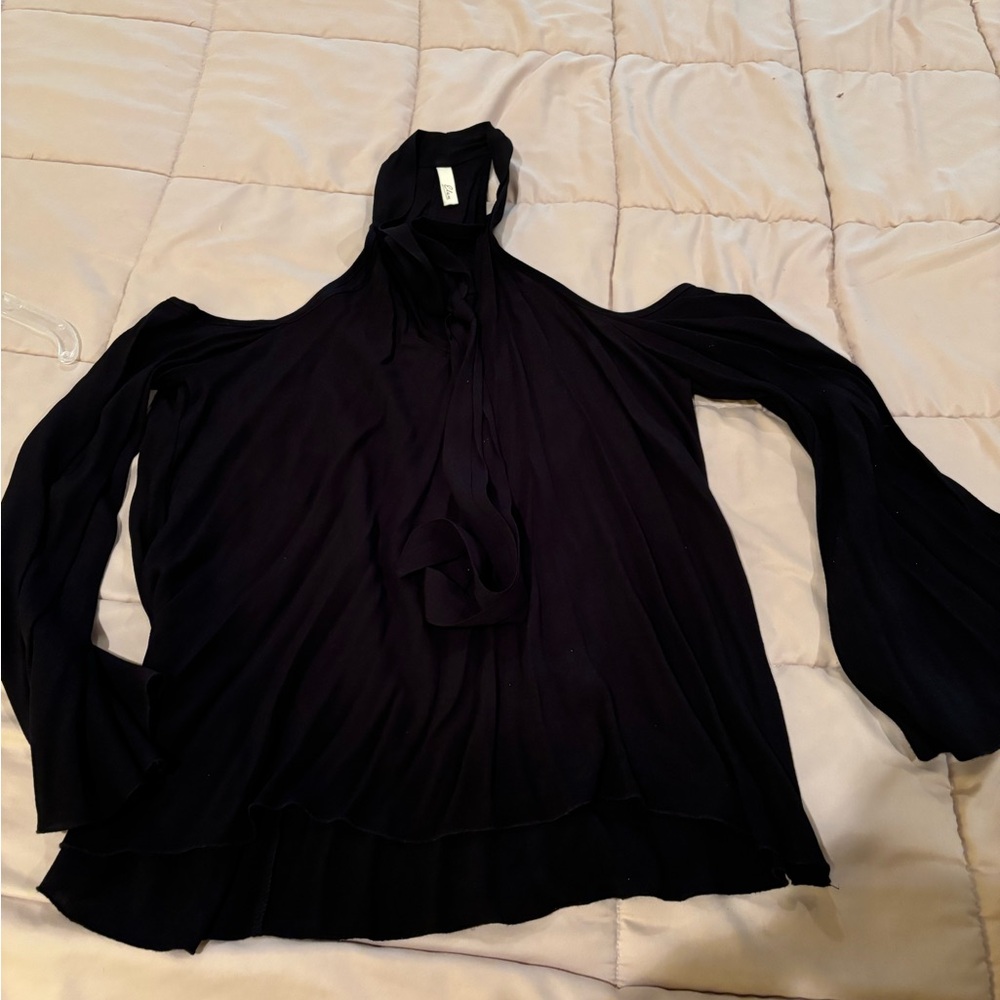 Elan black flowy top